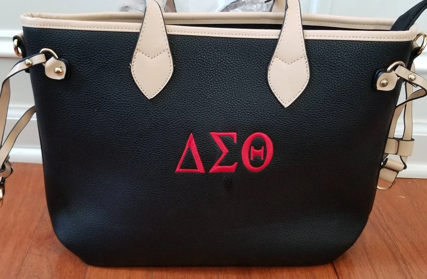 Embroidered Delta Sigma Theta Red Two-Tone Classic 2 in 1 Shopper Tote w/ Wristlet