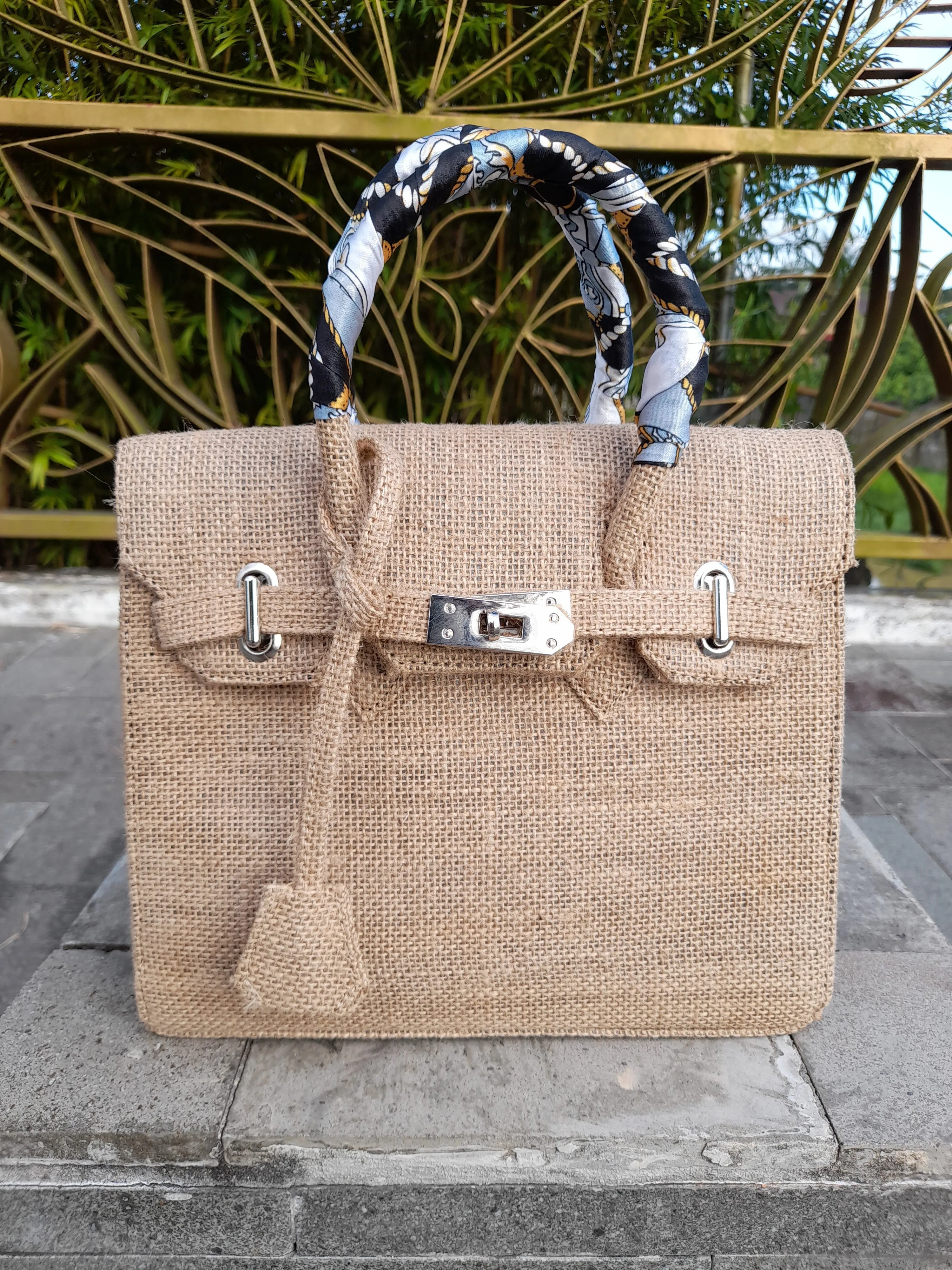 Handmade burlap / jute bag, Small size (25cm)_style 3