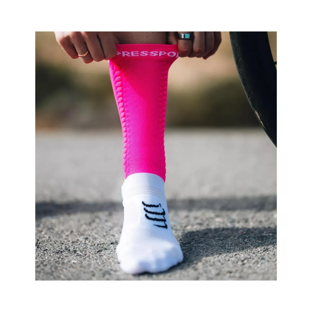 Socks Compressport Pro Racing v4.0 Pink White