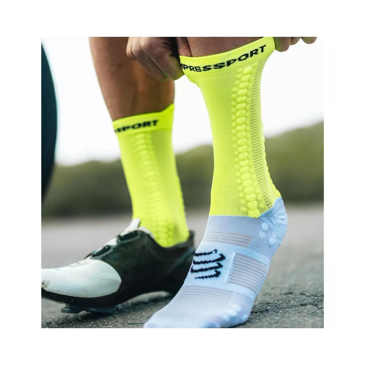 Socks Compressport Pro Racing v4.0 Yellow White