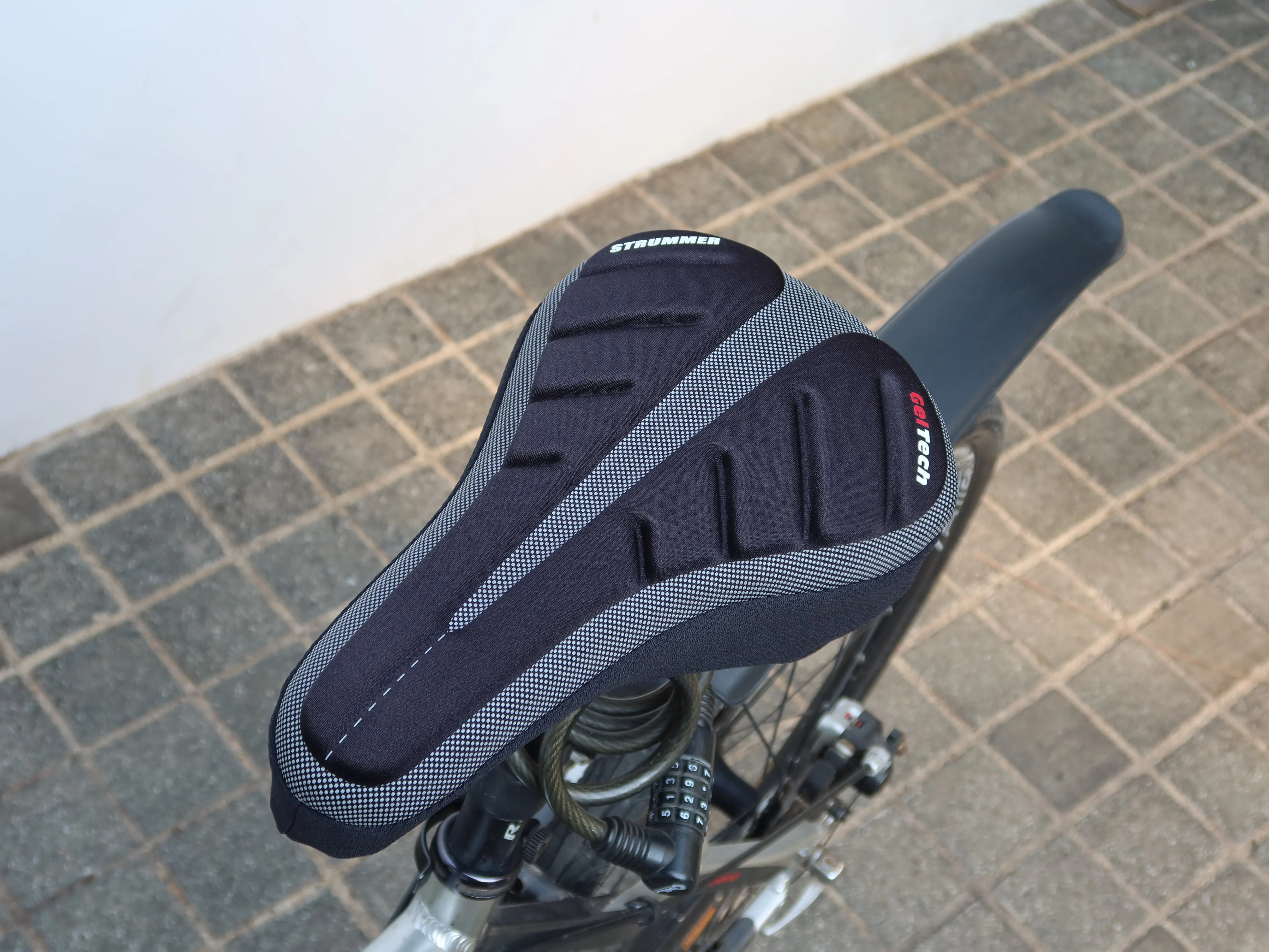 Strummer SC-172 GelTech Saddle Cover